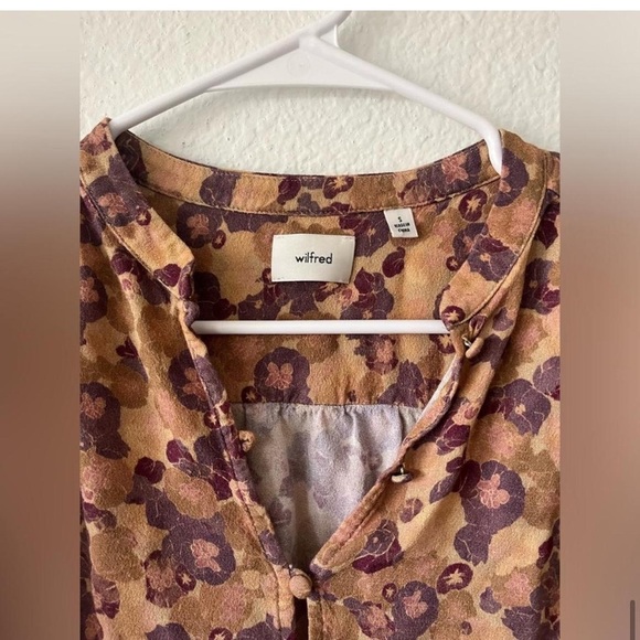 Aritzia Ava Blouse - Picture 2 of 2